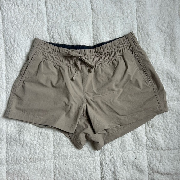 MOUNTAIN HARDWEAR - Basswood Pull-On Short - Women's - Picture 4 of 11
